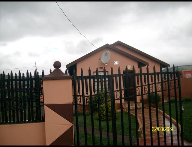 3 BEDROOM FREEHOLD SOLD IN MPOPHOMENI